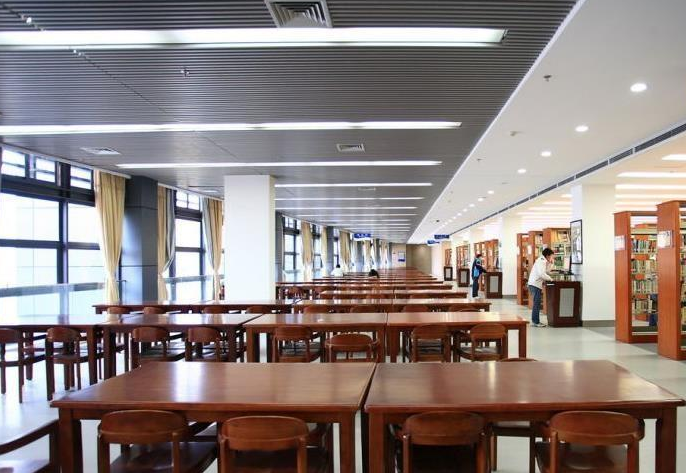 推动新时代大学校园文化建设叙述！